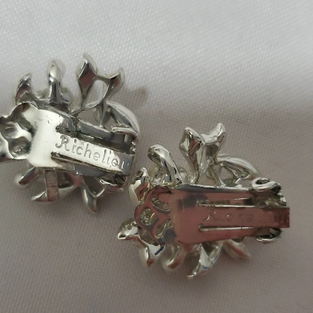 Richel Lee Elegant Silver and Pearl Floral Earrings Clip Ons, NWOT - Picture 2 of 3